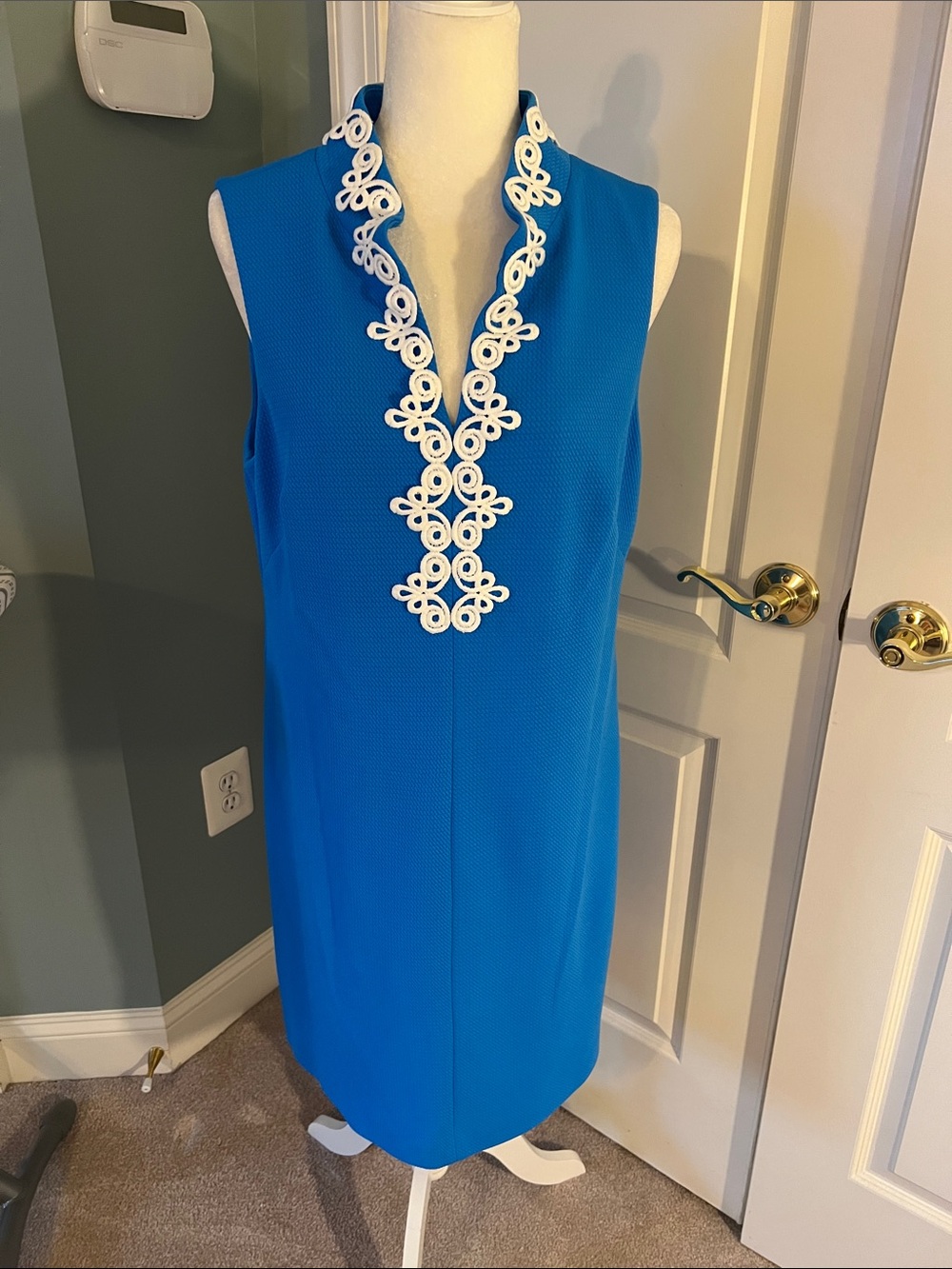 Vince Camuto Sleeveless Royal Blue Sheath Dress with White Appliqué, 16, NWOT
